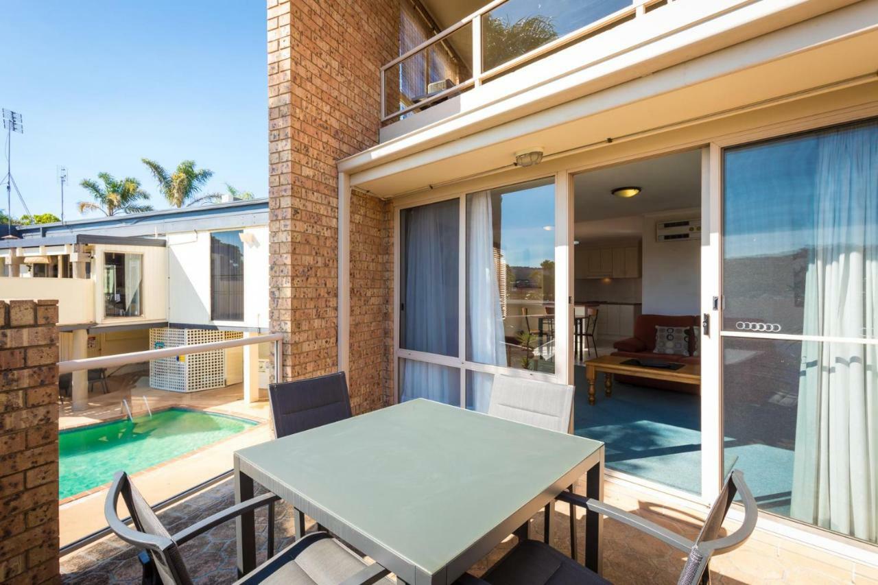 מרימבולה Black Dolphin Motel & Apartments מראה חיצוני תמונה