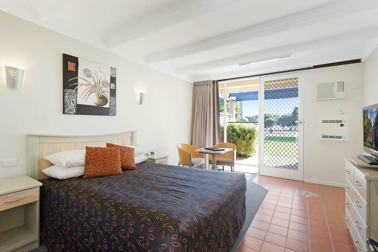 מרימבולה Black Dolphin Motel & Apartments מראה חיצוני תמונה
